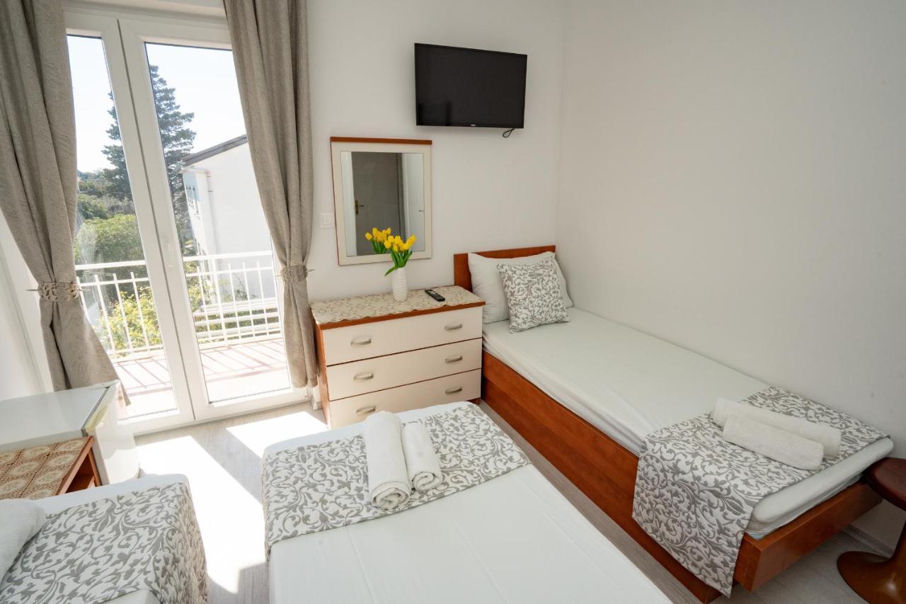 Rooms Magnolia With Pool Novalja Zewnętrze zdjęcie